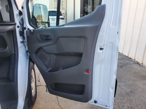 Used 2020 Ford Transit 250 Medium Roof w/ Load Area Protection Package image 18