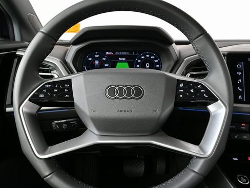 New 2025 Audi Q4 e-tron Prestige image 9