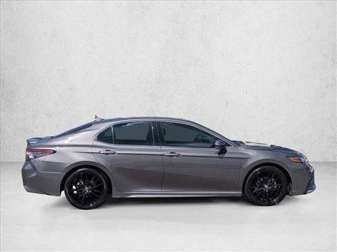 Used 2022 Toyota Camry XSE image 4