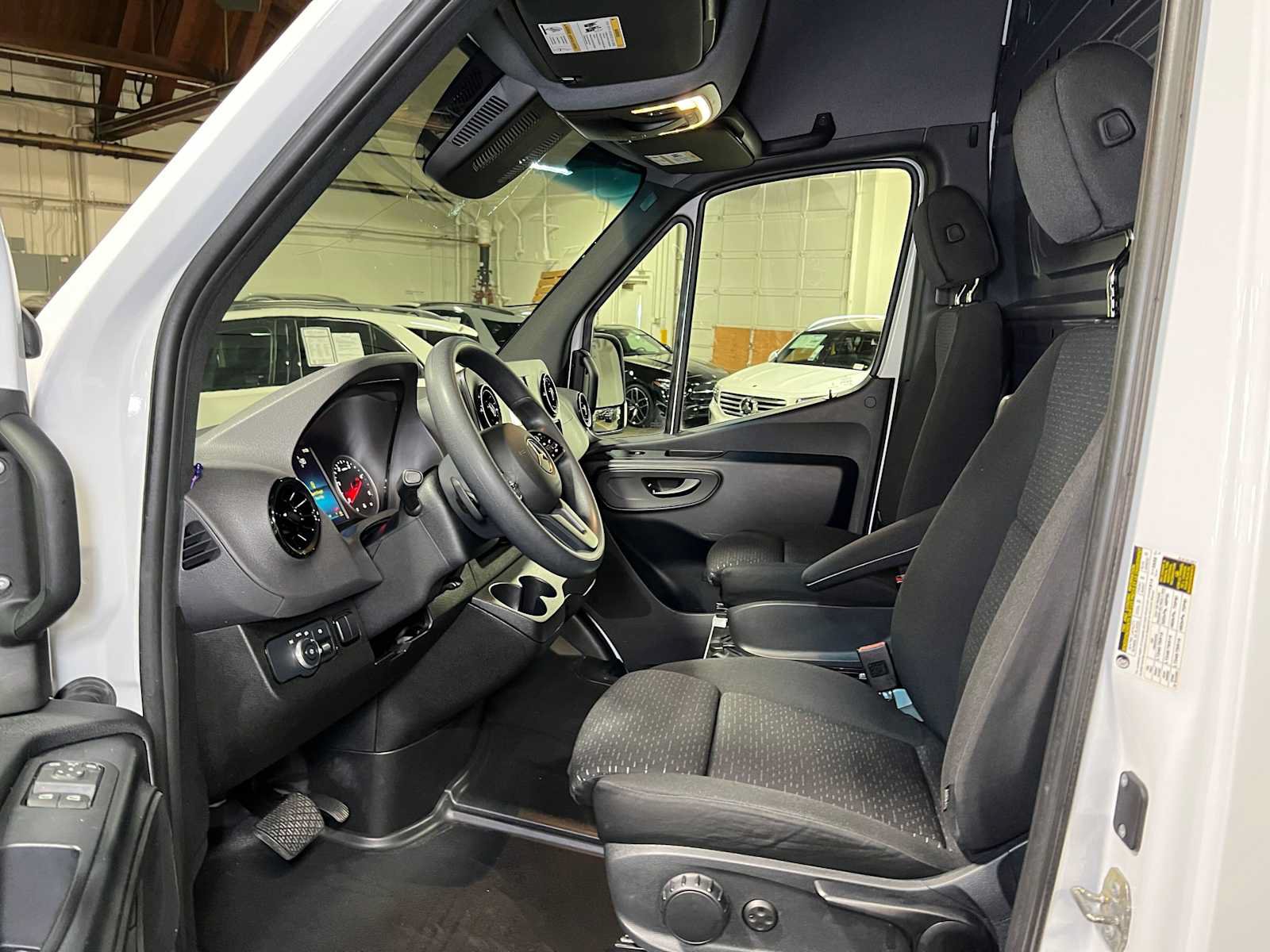 Used 2023 Mercedes-Benz Sprinter 2500 image 23
