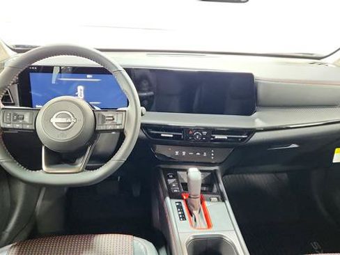 Certified 2026 Nissan Kicks SR FWD image 21