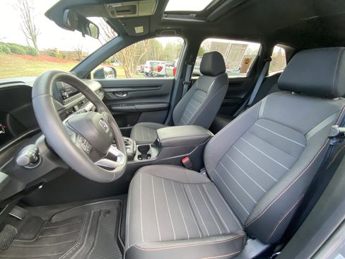 Used 2024 Honda CR-V Sport image 11