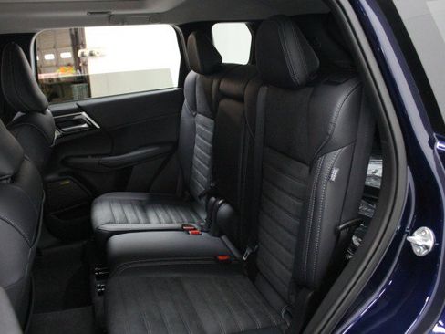 New 2026 Mitsubishi Outlander SE image 25