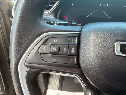 Used 2022 Jeep Grand Cherokee L Laredo w/ Luxury Tech Group I AWD/4WD image 24