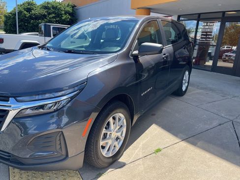 Used 2022 Chevrolet Equinox LS image 6