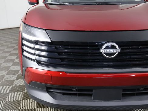 Used 2025 Nissan Kicks SR FWD image 12