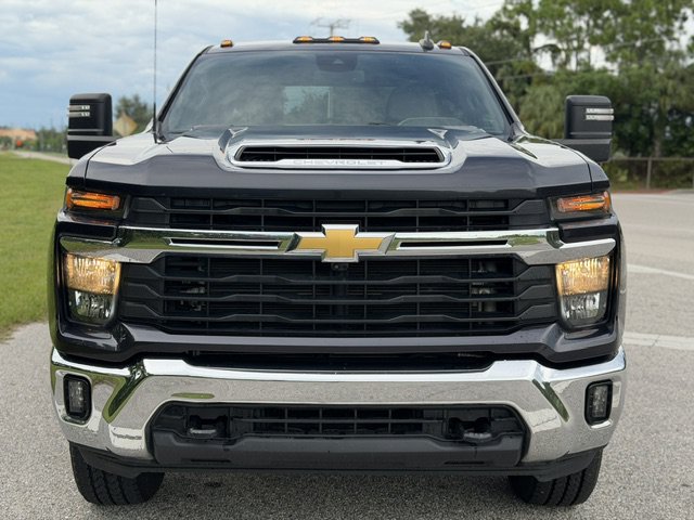 Used 2024 Chevrolet Silverado 2500 LT w/ Safety Package AWD/4WD image 8