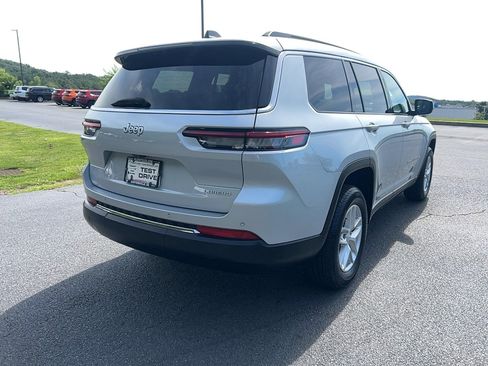 Used 2025 Jeep Grand Cherokee L Laredo RWD image 5