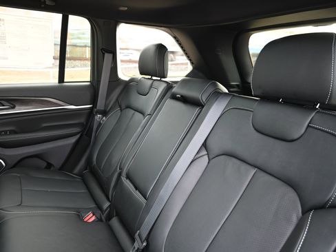 New 2026 Jeep Grand Cherokee Limited image 19