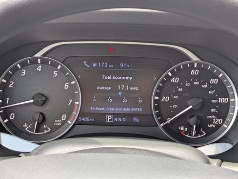 Used 2025 Nissan Frontier SV RWD image 27