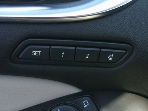 Used 2019 Buick Enclave Premium image 12