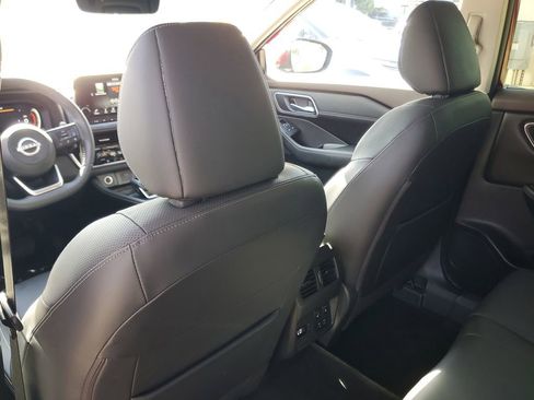 Certified 2023 Nissan Rogue Platinum w/ Platinum Premium Package AWD/4WD image 12