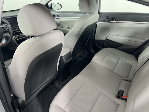 Used 2020 Hyundai Elantra SE FWD image 20