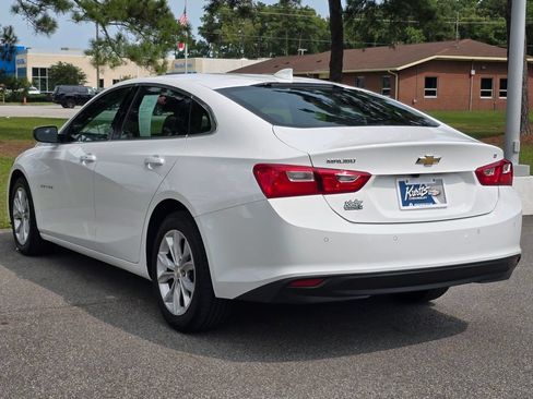 Certified 2025 Chevrolet Malibu LT FWD image 3