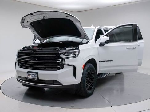 Used 2021 Chevrolet Suburban LT image 17