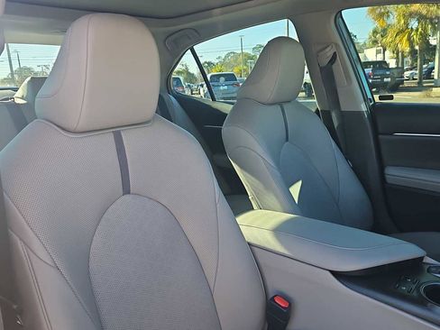 Used 2022 Toyota Camry XSE image 26