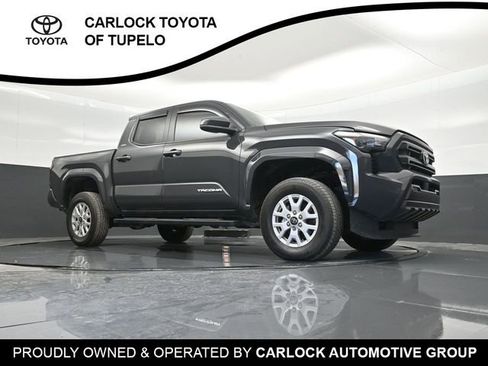 Used 2025 Toyota Tacoma SR5 image 27