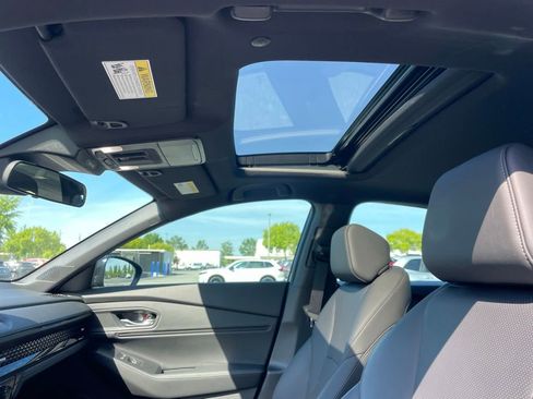 Used 2025 Honda Accord Sport image 28
