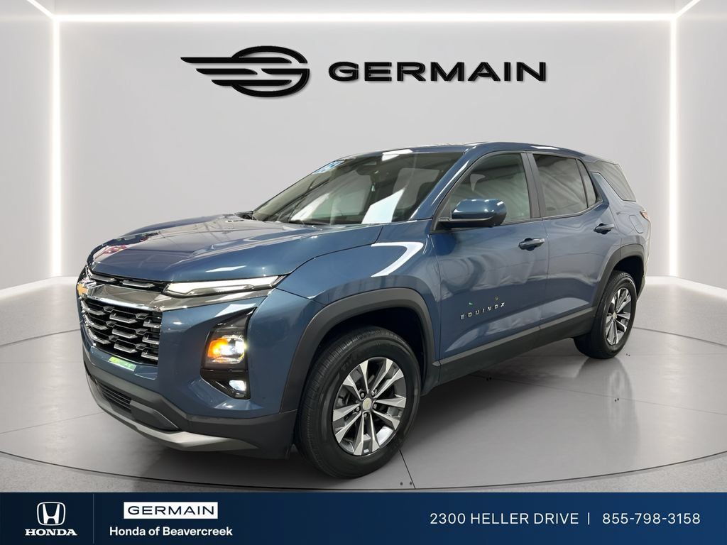 Used 2025 Chevrolet Equinox LT w/ Safety and Technology Package FWD image 4