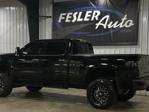Used 2019 Chevrolet Silverado 2500 High Country w/ Duramax Plus Package image 41