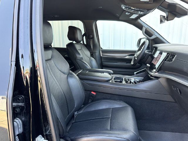 Used 2024 Jeep Wagoneer L Series II w/ Flexible Seating Group RWD image 29
