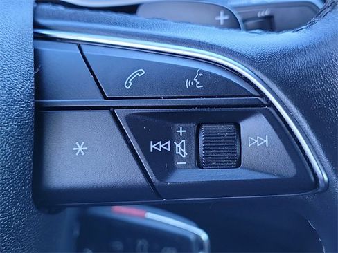 Used 2022 Audi Q3 2.0T Premium w/ Convenience Package image 9