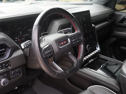 Used 2025 GMC Yukon AT4 Ultimate w/ LPO, Floor Liner Package AWD/4WD image 20