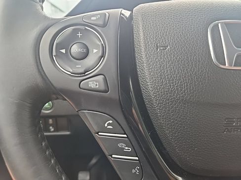 Used 2017 Honda Pilot Touring image 48