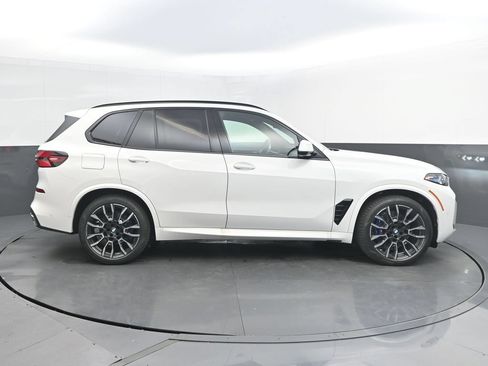 New 2026 BMW X5 xDrive40i w/ M Sport Package AWD/4WD image 8