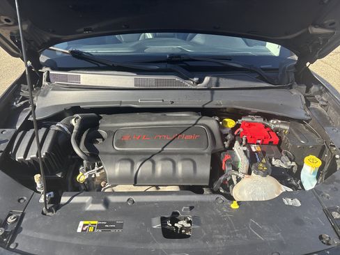 Used 2020 Jeep Compass Latitude image 11