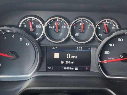 Used 2021 Chevrolet Suburban Z71 w/ Luxury Package image 29