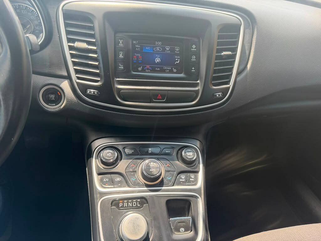 Used 2015 Chrysler 200 Limited w/ Convenience Group FWD image 13