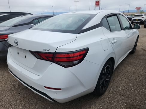 Used 2024 Nissan Sentra SV image 4