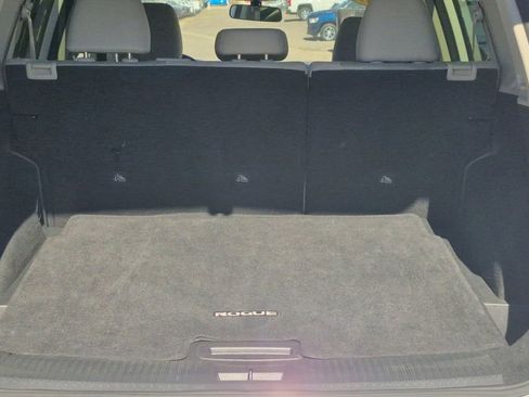 Used 2024 Nissan Rogue SV image 15