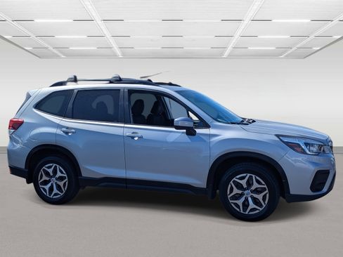 Used 2019 Subaru Forester Premium image 5