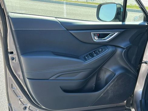 Used 2023 Subaru Forester Premium image 9