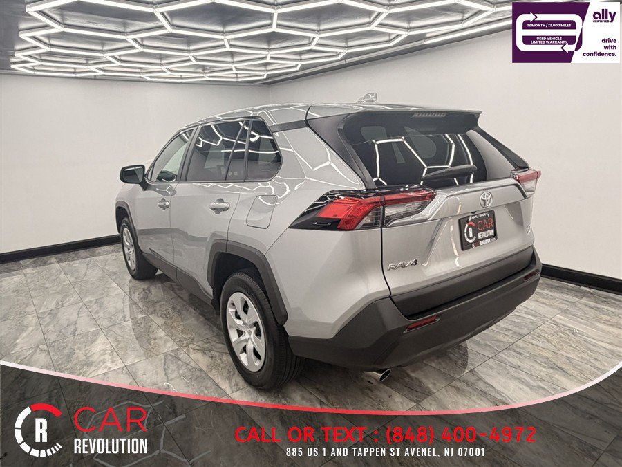 Used 2025 Toyota RAV4 LE AWD/4WD image 4