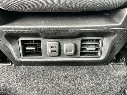 Used 2022 Chevrolet Silverado 1500 LT AWD/4WD image 20