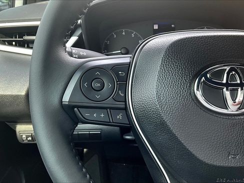 Used 2025 Toyota Corolla SE FWD image 19
