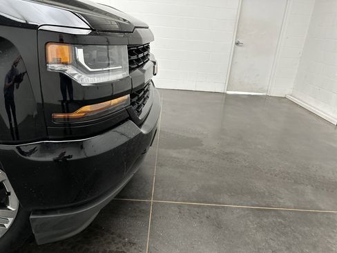 Used 2018 Chevrolet Silverado 1500 Custom w/ Custom Value Package AWD/4WD image 2