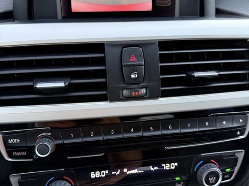 Used 2016 BMW 320i Sedan image 18