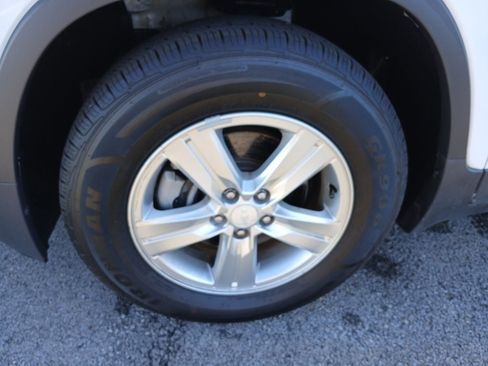 Used 2018 Chevrolet Trax LT w/ LT Convenience Package image 5