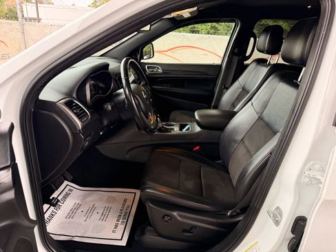 Used 2020 Jeep Grand Cherokee Altitude image 62