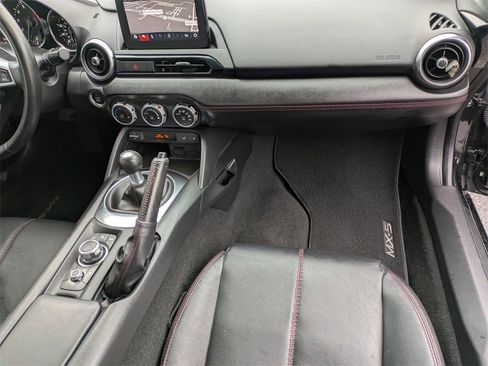 Used 2018 MAZDA MX-5 Miata RF Grand Touring image 18