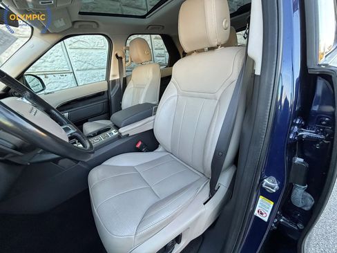 Used 2018 Land Rover Discovery SE image 40