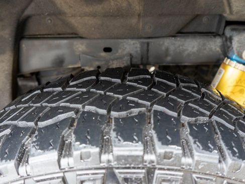 Used 2023 GMC Canyon AT4X image 31