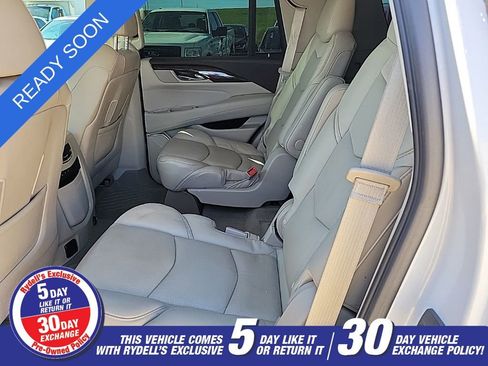 Used 2017 Cadillac Escalade Premium Luxury AWD/4WD image 9