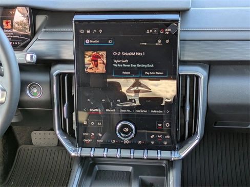 Used 2024 GMC Sierra 3500 AT4 w/ AT4 Premium Plus Package image 22