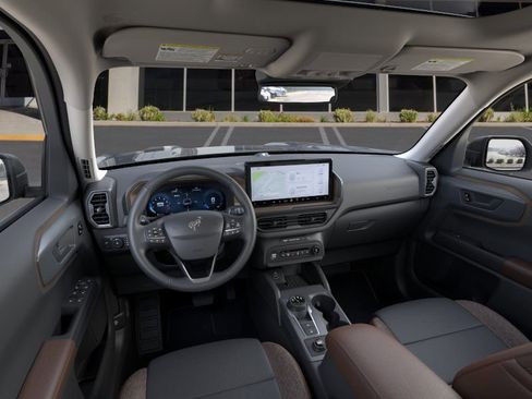 Used 2025 Ford Bronco Sport Outer Banks w/ Outer Banks Tech Package+ AWD/4WD image 9