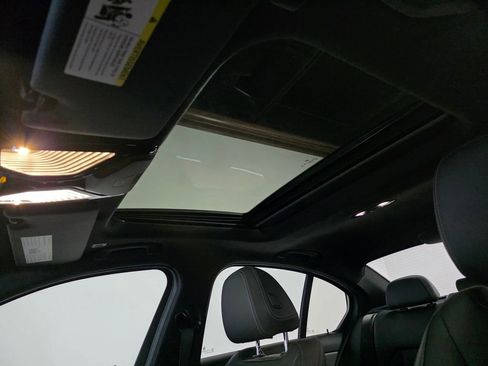 Used 2025 BMW 330i xDrive Sedan image 31